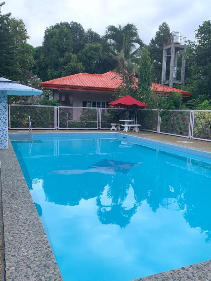 Bungalow de 100 m² con 2 habitación/es y 1 baño/s de uso privado, en Galas Dipólog Exterior foto