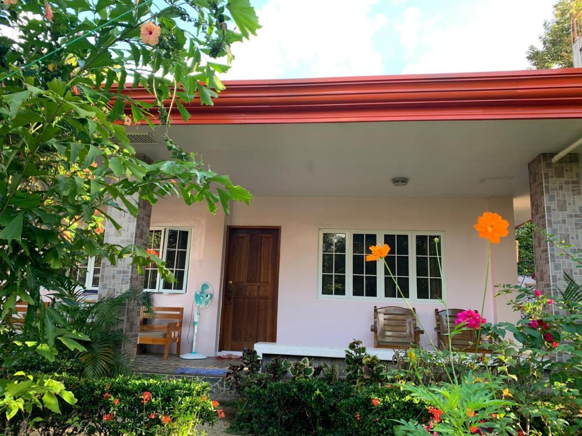 Bungalow de 100 m² con 2 habitación/es y 1 baño/s de uso privado, en Galas Dipólog Exterior foto
