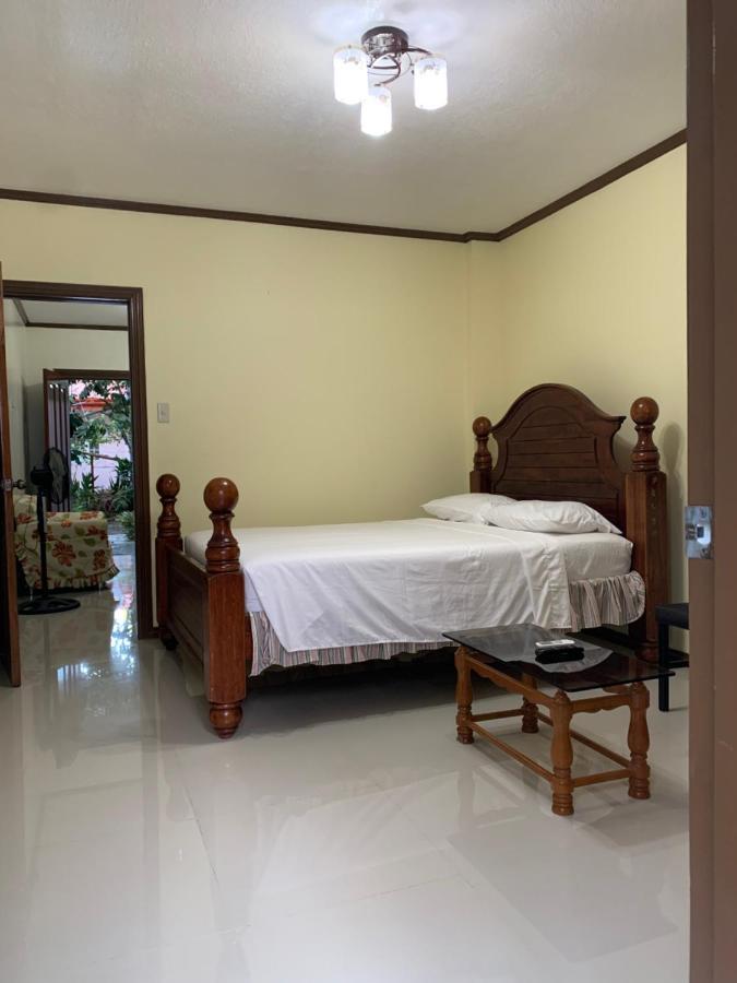 Bungalow de 100 m² con 2 habitación/es y 1 baño/s de uso privado, en Galas Dipólog Exterior foto