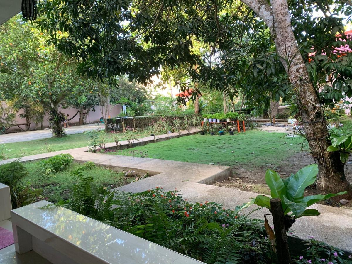 Bungalow de 100 m² con 2 habitación/es y 1 baño/s de uso privado, en Galas Dipólog Exterior foto