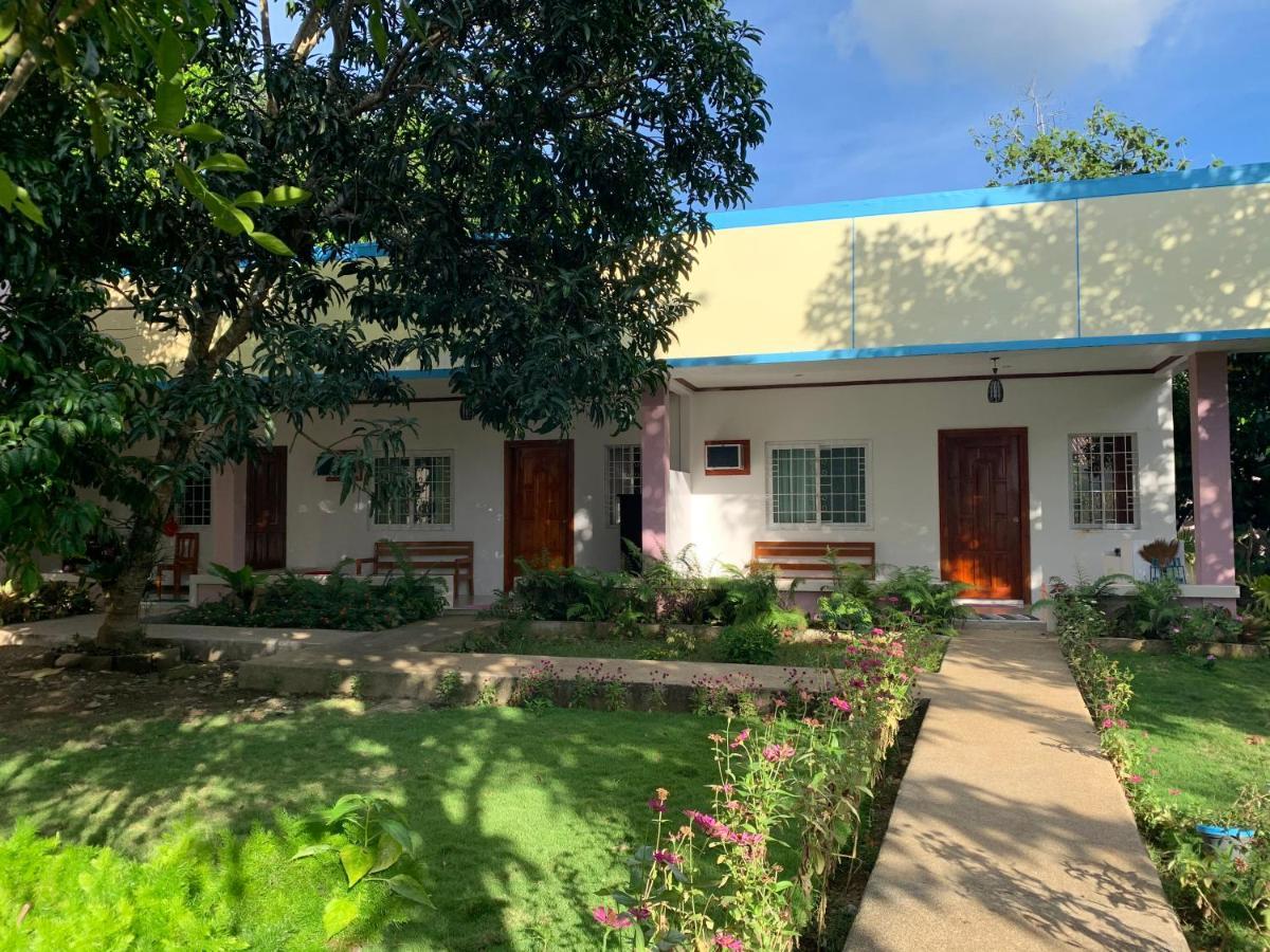 Bungalow de 100 m² con 2 habitación/es y 1 baño/s de uso privado, en Galas Dipólog Exterior foto