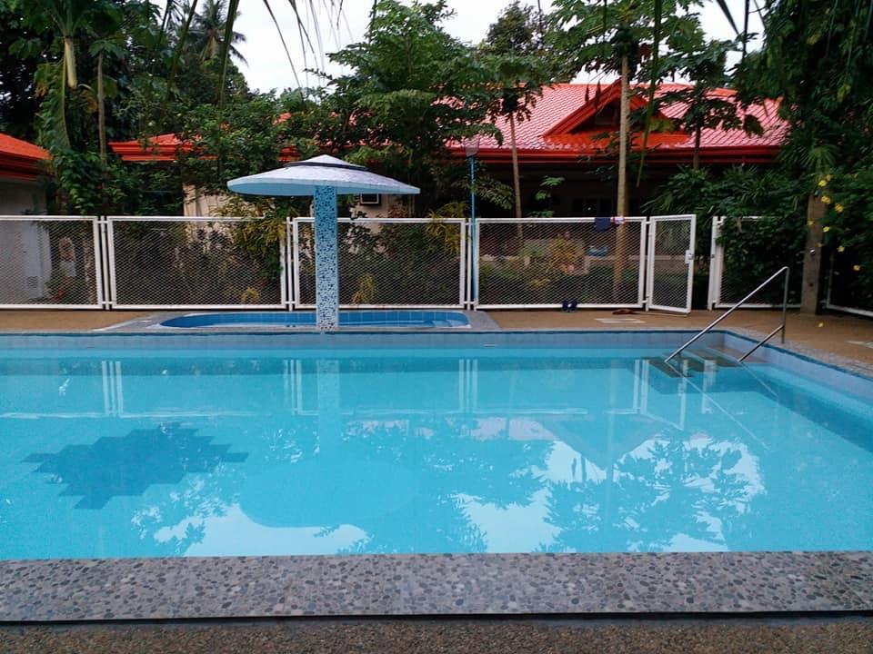 Bungalow de 100 m² con 2 habitación/es y 1 baño/s de uso privado, en Galas Dipólog Exterior foto