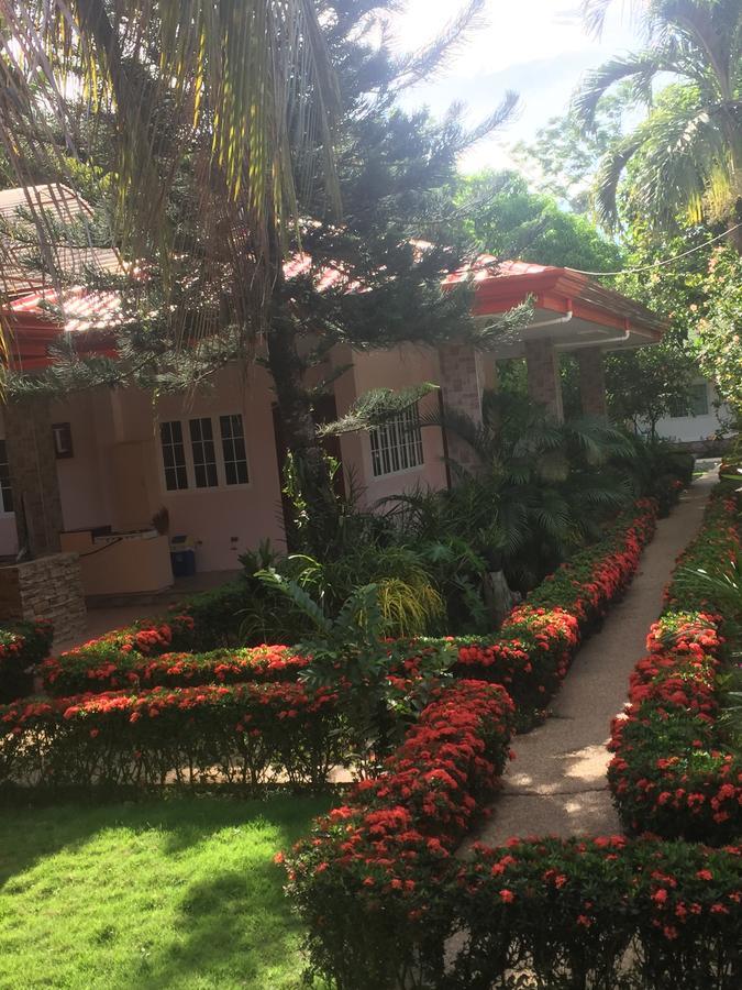 Bungalow de 100 m² con 2 habitación/es y 1 baño/s de uso privado, en Galas Dipólog Exterior foto