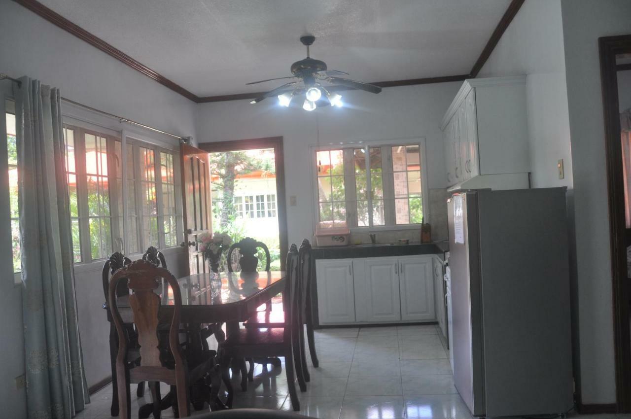 Bungalow de 100 m² con 2 habitación/es y 1 baño/s de uso privado, en Galas Dipólog Exterior foto