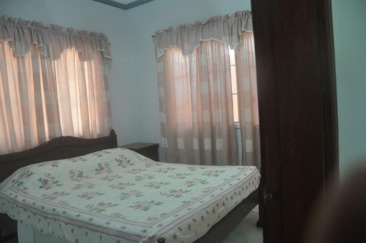 Bungalow de 100 m² con 2 habitación/es y 1 baño/s de uso privado, en Galas Dipólog Exterior foto